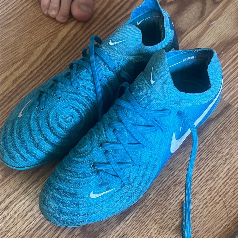 Nike Turquoise Athletic Shoes